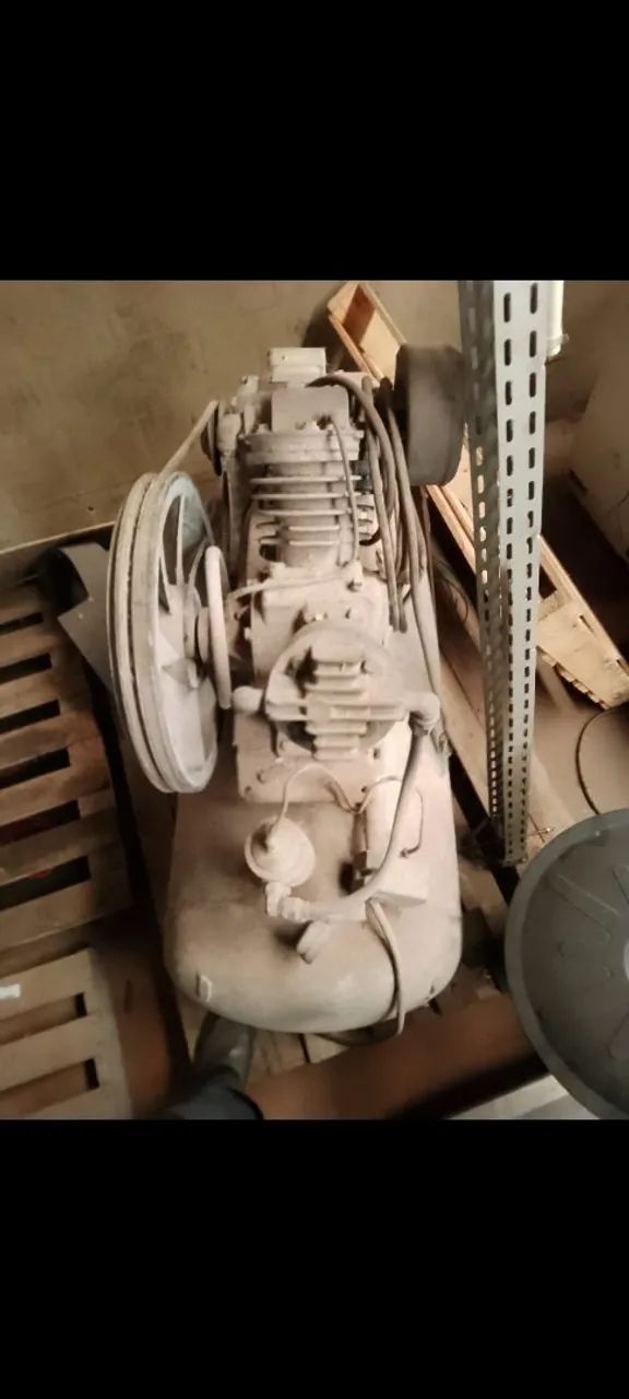 Compressor antigo funcionando trifasico