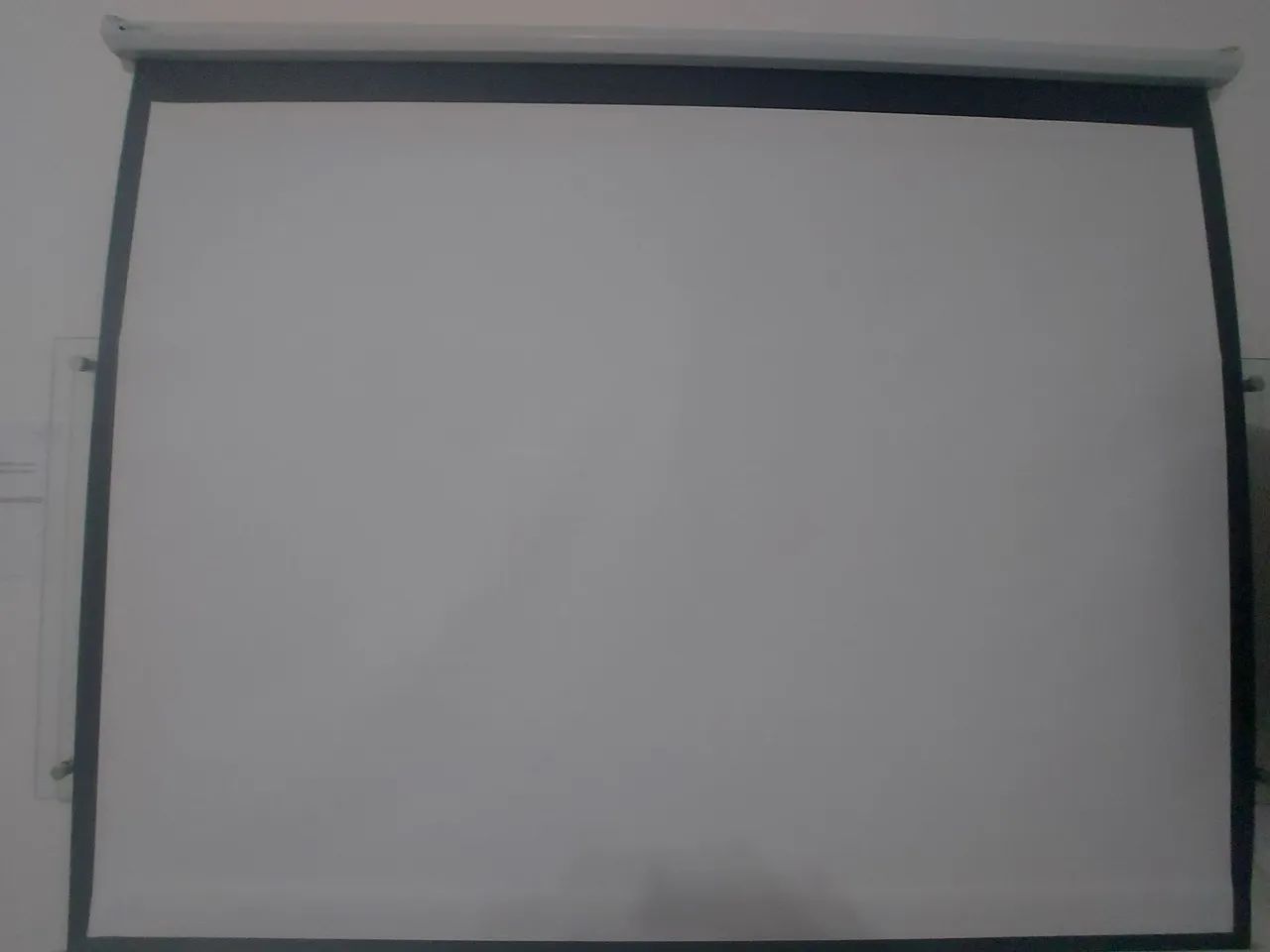 Datashow + Controle + Tela + Suporte + Cabo VGA 8m Pronto para Uso64522270497153121