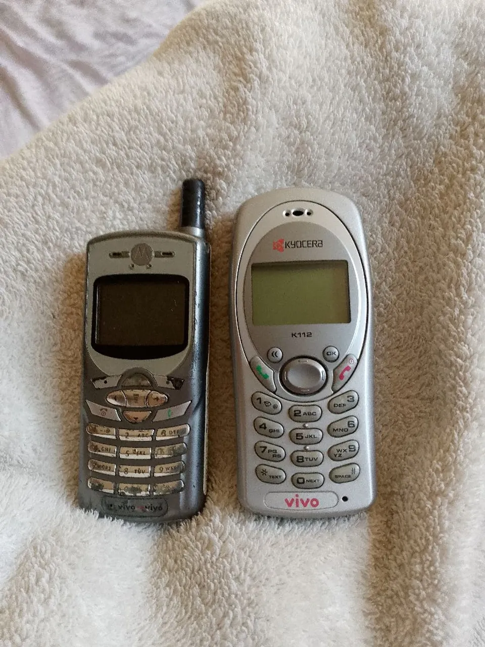 Kit com 2 celulares para colecionadores