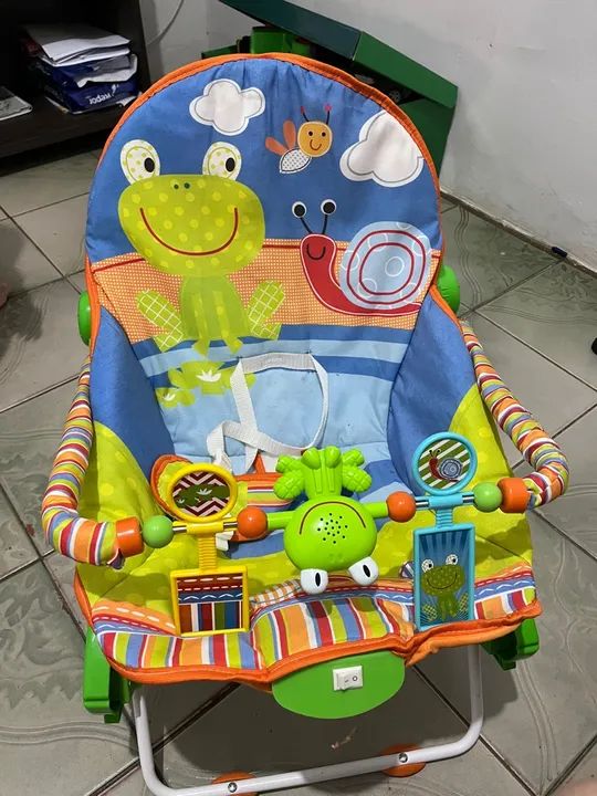 Cadeirinha de Bebê com Brinquedos