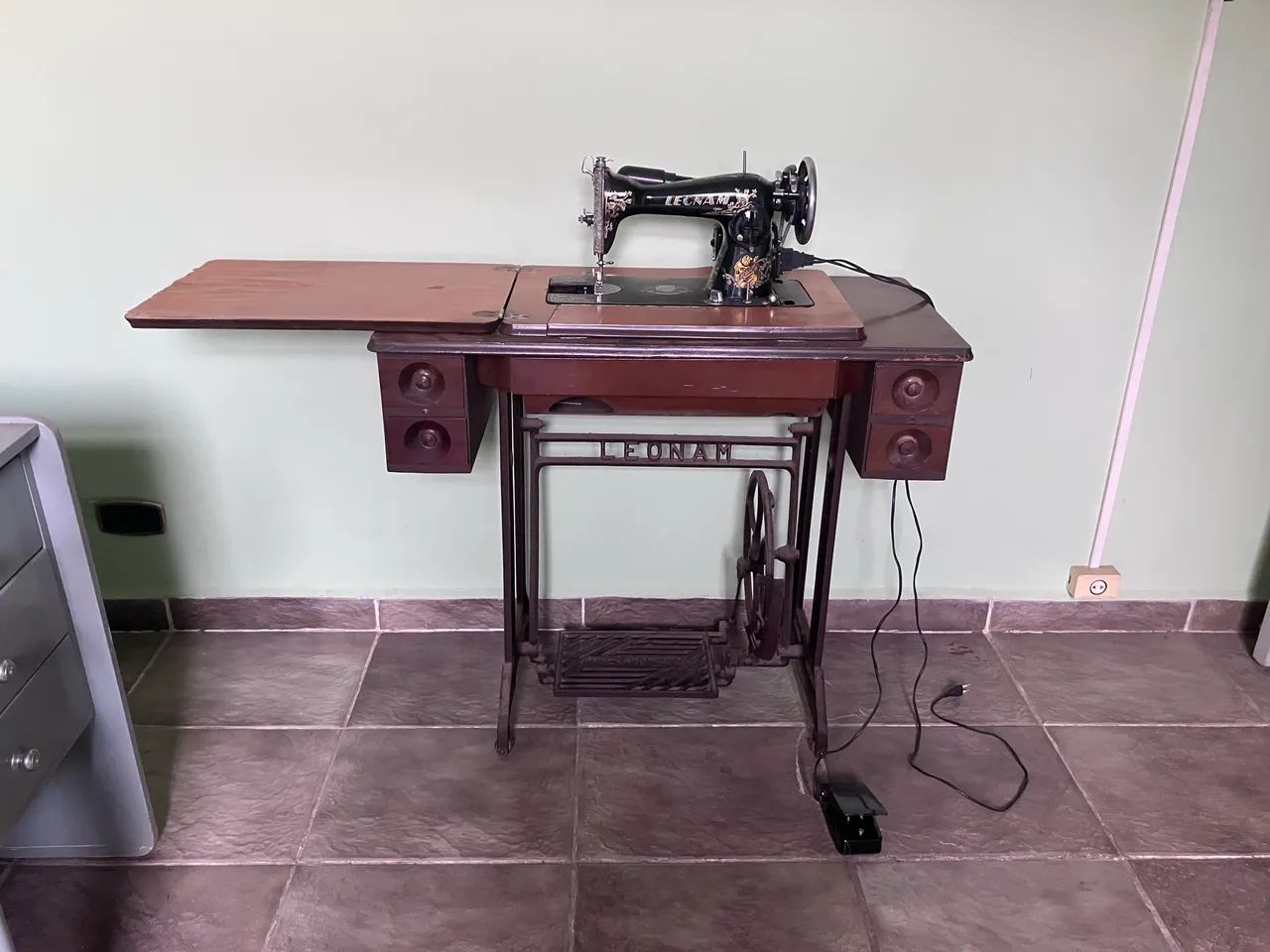 Máquina de Costura Leonam
