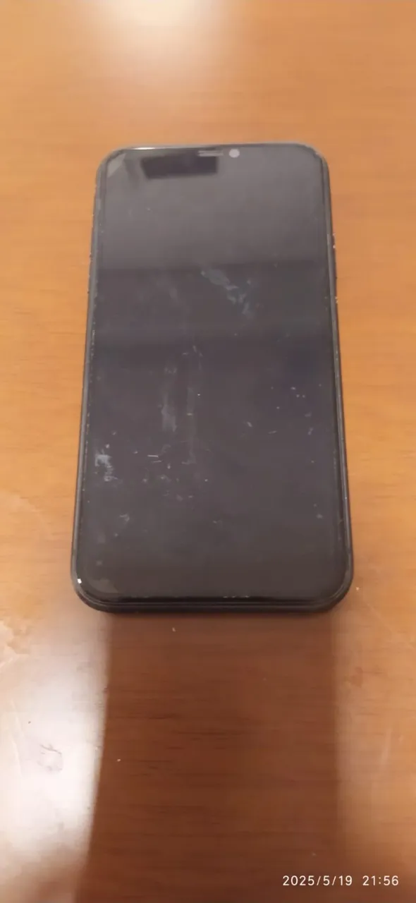 Iphone 11 - 128 gb - Preto - com carregador - sem detalhes