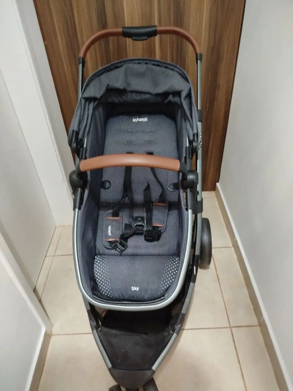 Carrinho de Bebê Infanti Sky