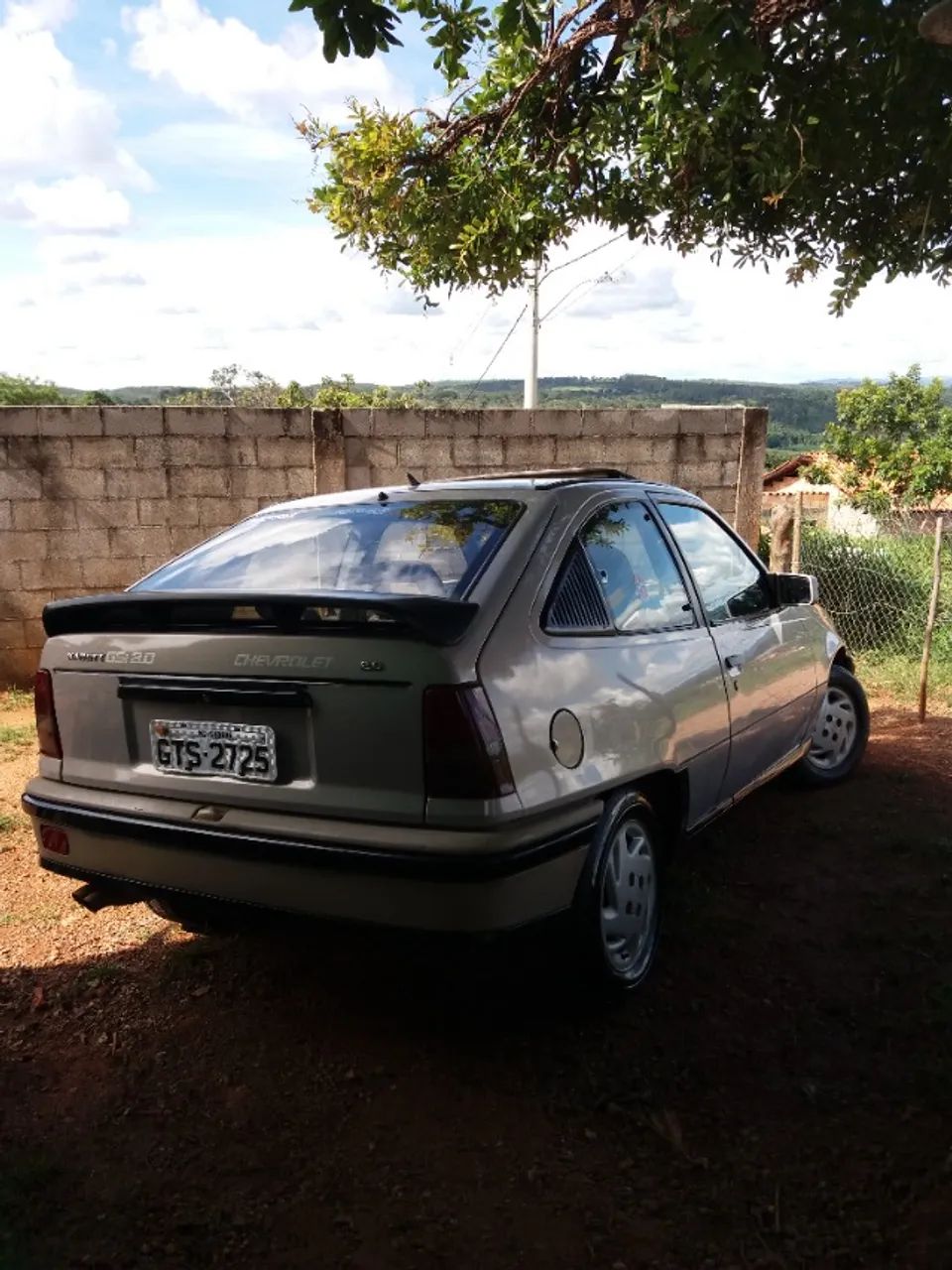 Kadett gsi funcionando normal motor bom carro otimo projeto.
