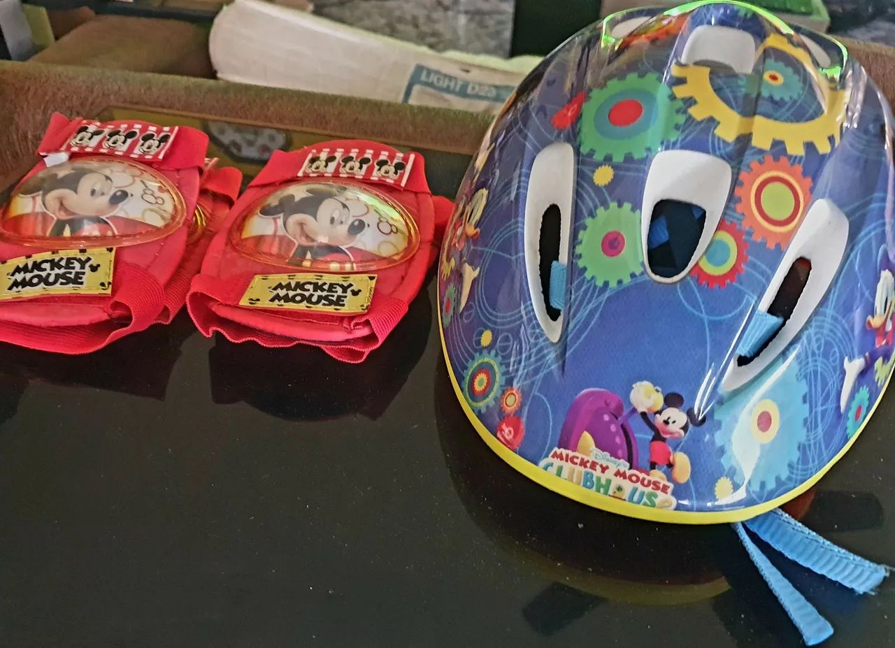 Skate infantil do Mickey com capacete e itens de seguranca - Foto 3