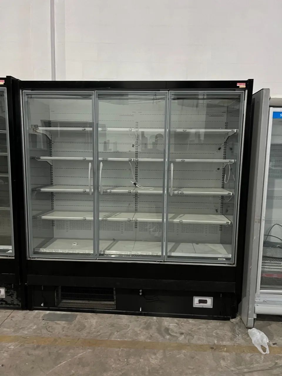 Balcões refrigerados Arneg 3 e 4 portas novo  - Foto 5
