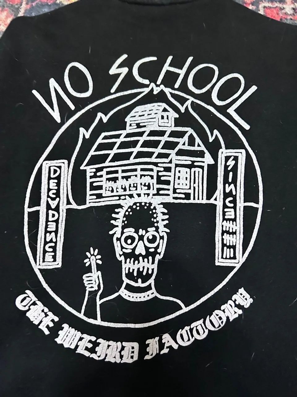 Camiseta No School The Weird Factory