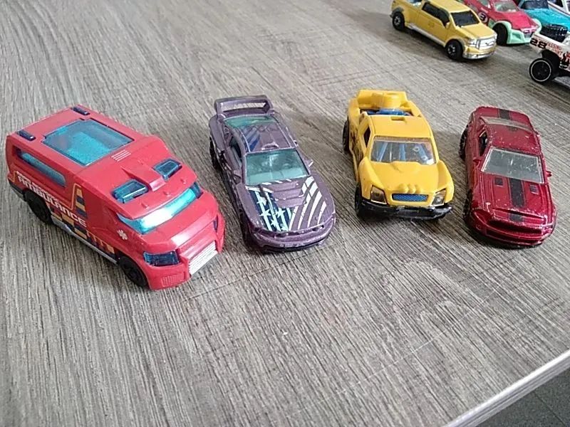 Coleção de carrinhos Hot Wheels e similares - Foto 4