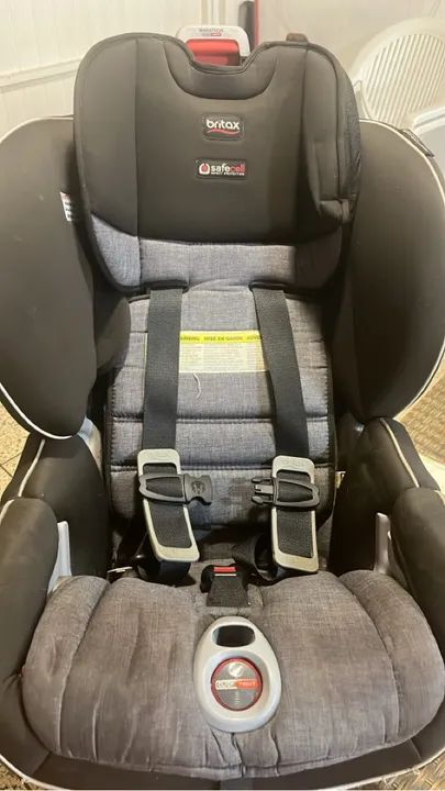 Cadeirinha de carro Britax SafeCell