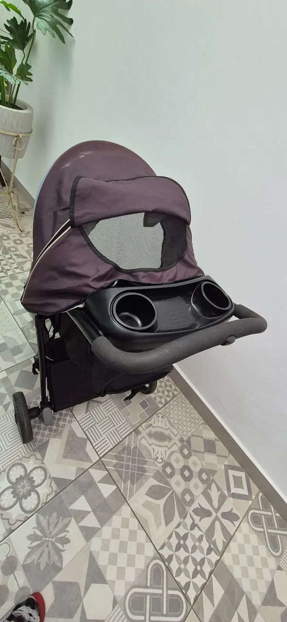 Carrinho de bebê Graco - leve e prático