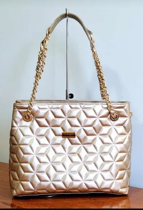 Bolsa de Ombro Dourada