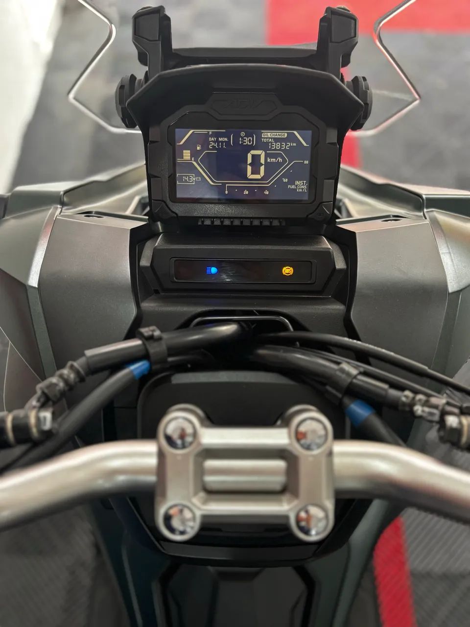 Honda ADV 150 ABS  - Foto 3