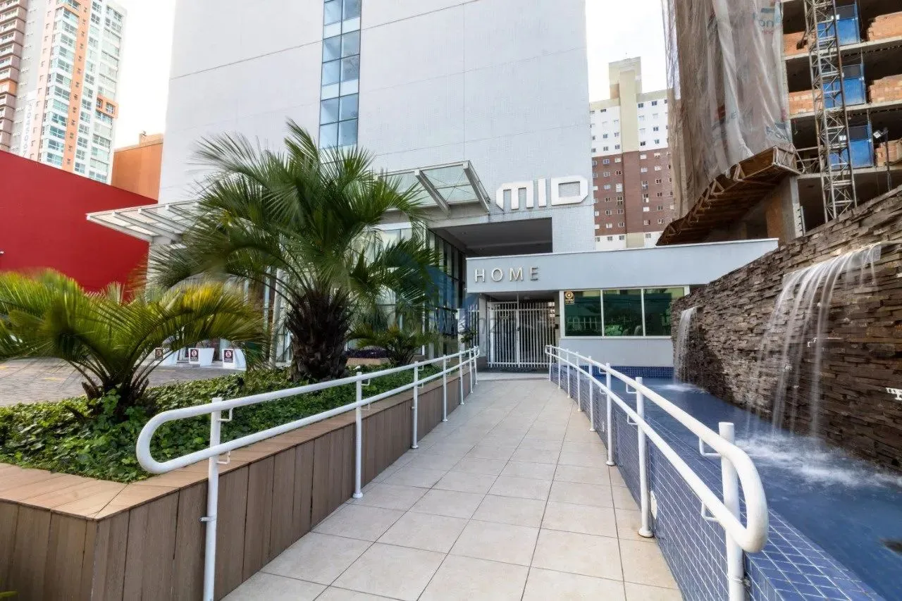 Studio mobiliado com 32,76m² no bairro Centro - Curitiba/PR