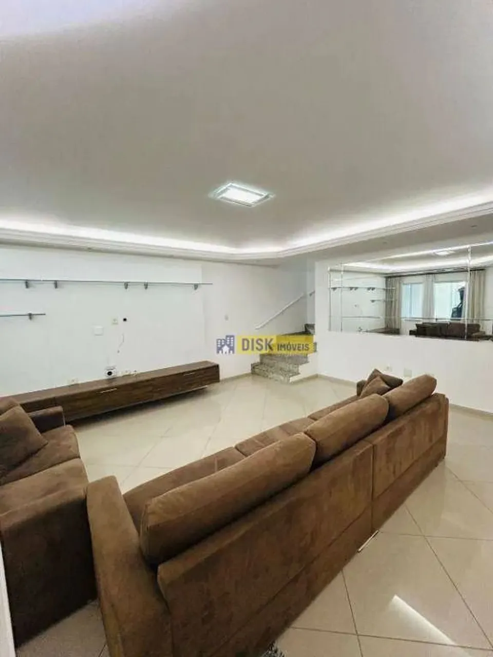 Sobrado Semi-Mobiliado com 3 Suítes para Locação no Bairro Assunção - SBC, com 168m² de Co