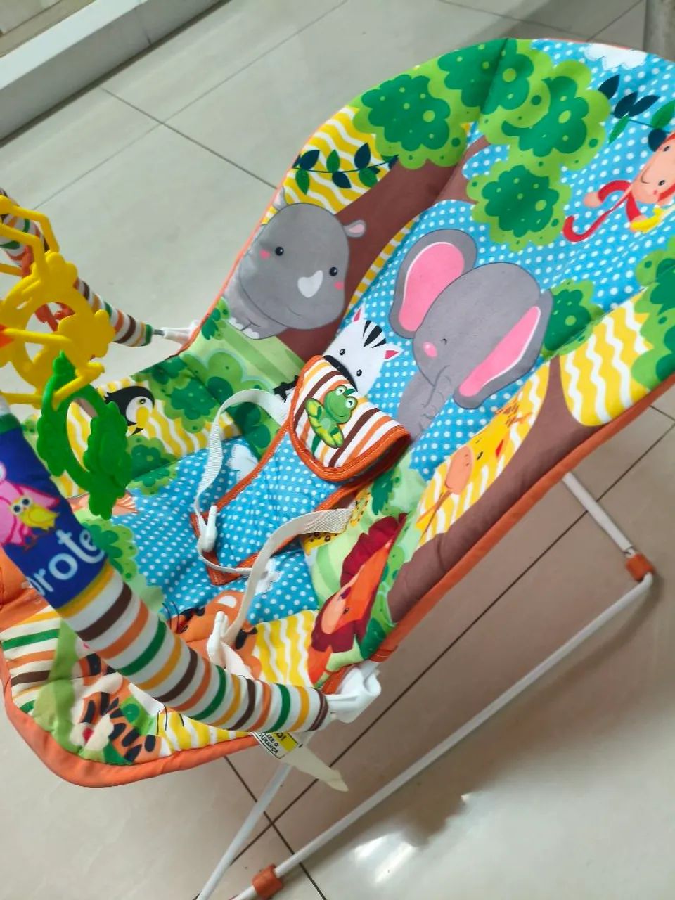 Balanço Infantil com Arco de Brinquedos - Foto 3