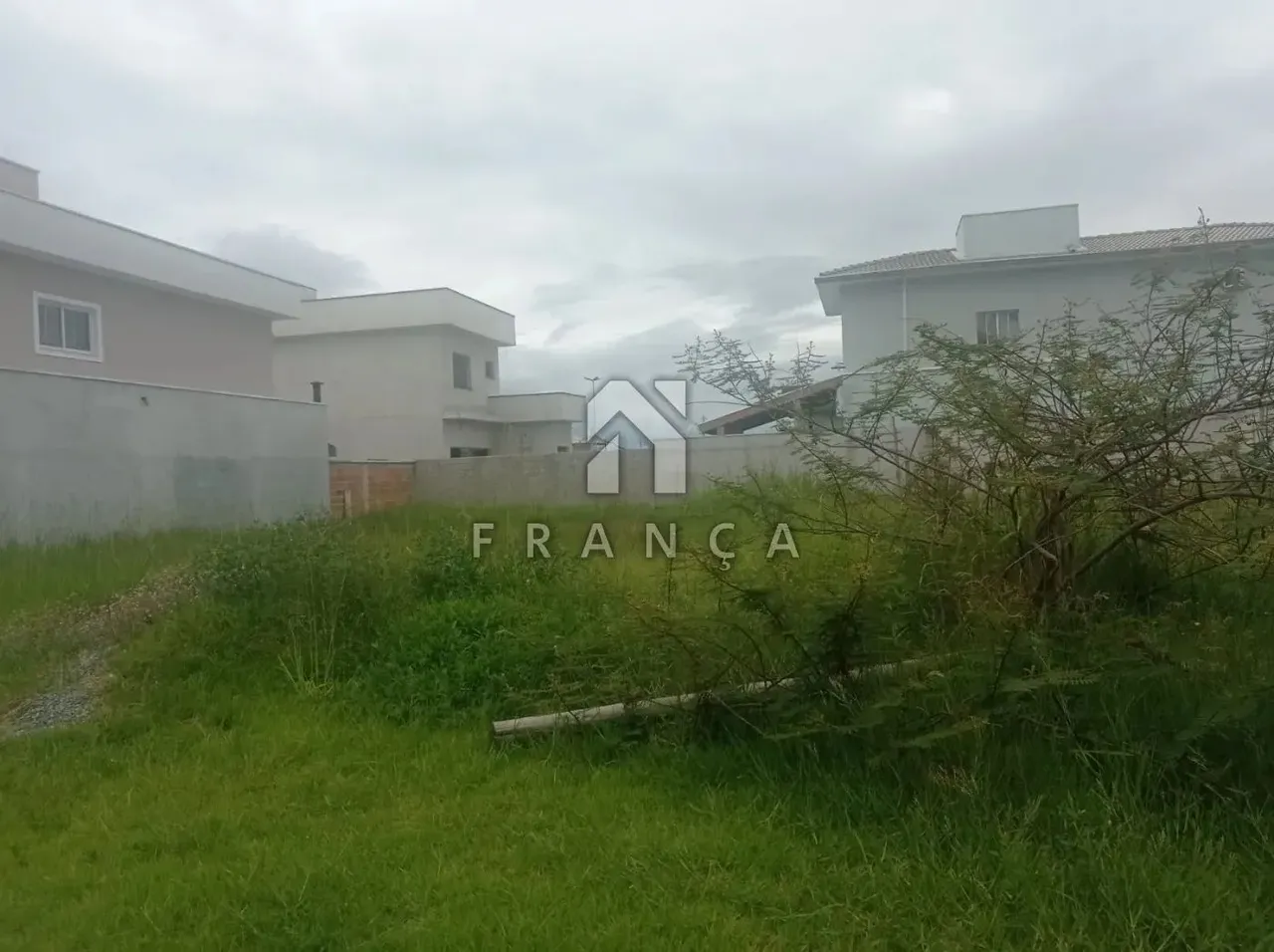 Terreno Condomínio em Jacareí