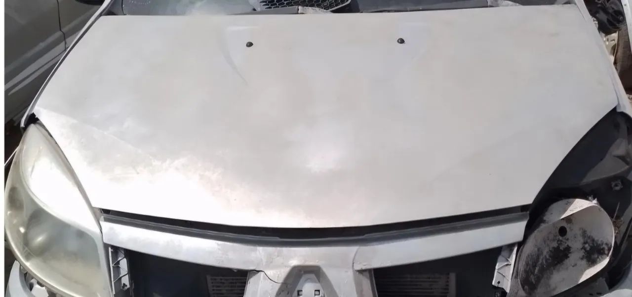 Capô e outras peças Sandero Renault 2010