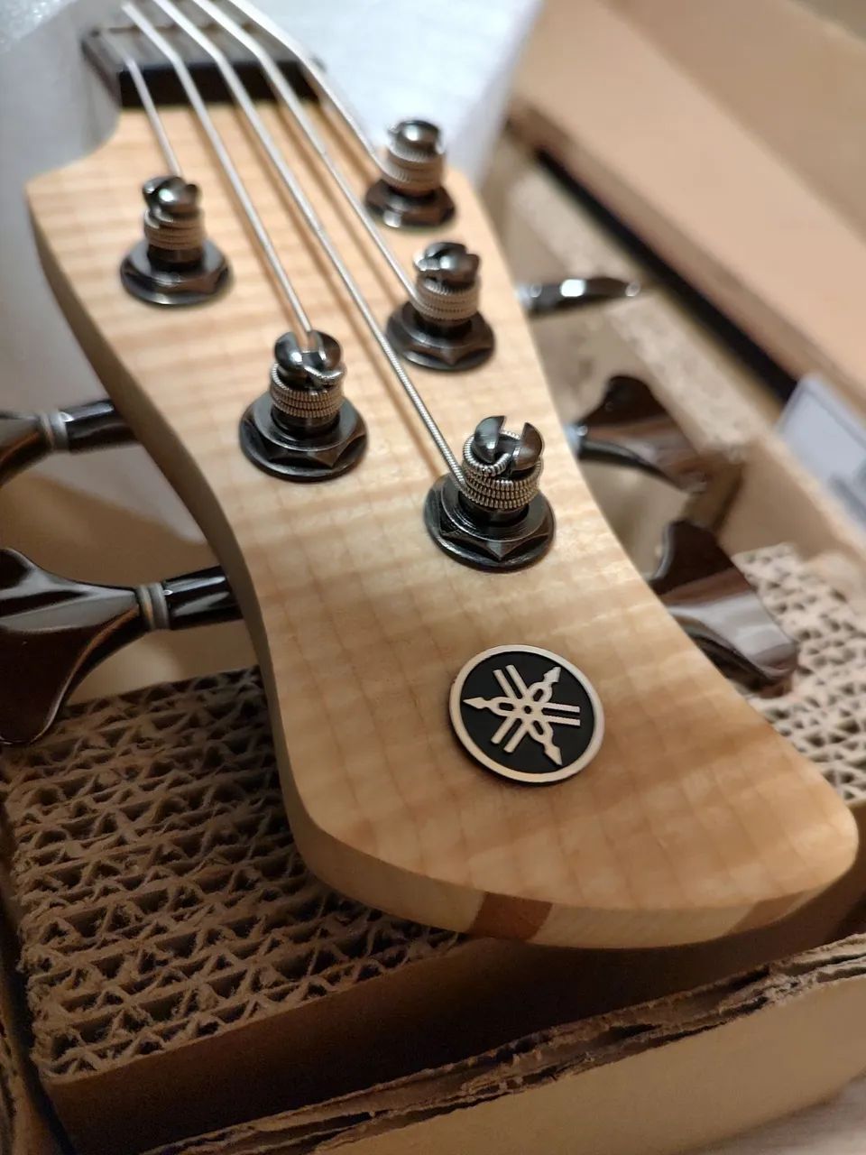 Contrabaixo Yamaha trbx 605 - Instrumentos musicais - Centro