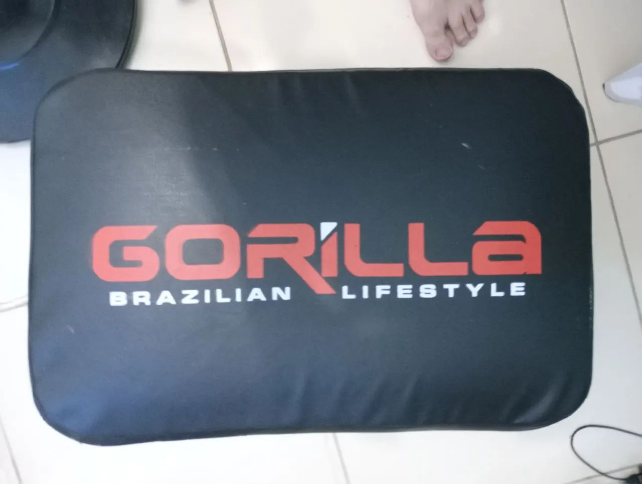 Aparador de chutes Gorilla (escudo)