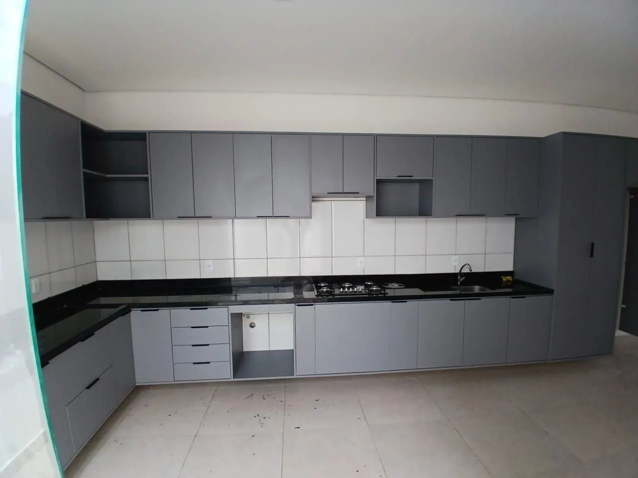 ALUGO/ LINDA CASA EM RESIDENCIAL (FLORES ) . 4300+CAUÇÃO SEMIMOBILIADA - Foto 3