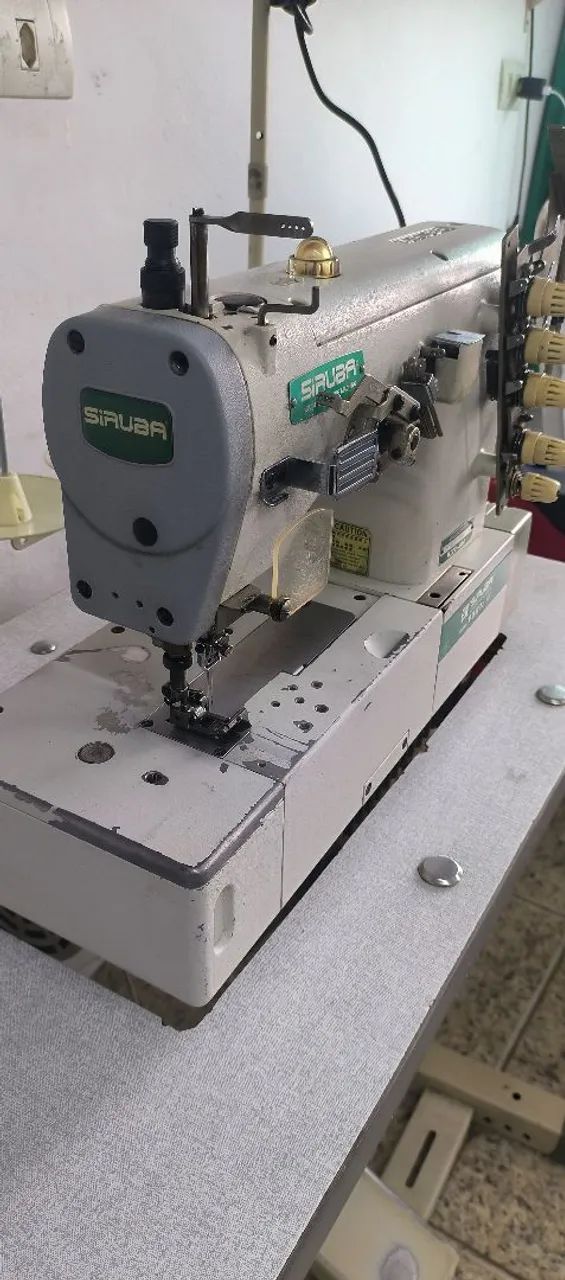 Máquina de Costura Galoneira SIRUBA F007J em Ótimo Estado - Foto 2