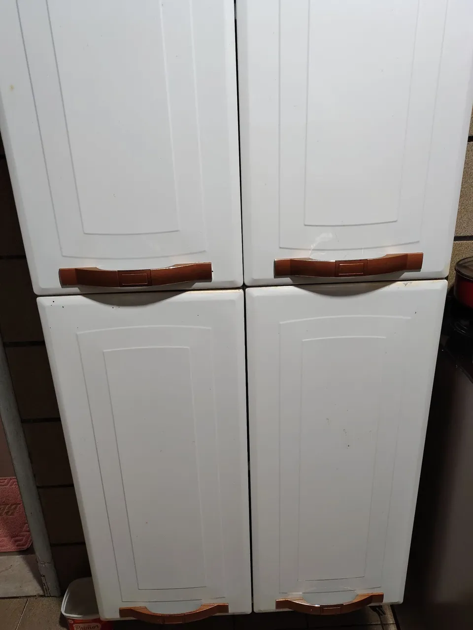 Armário de Cozinha Branco com 4 ,3 é 1Portas Itatiaia