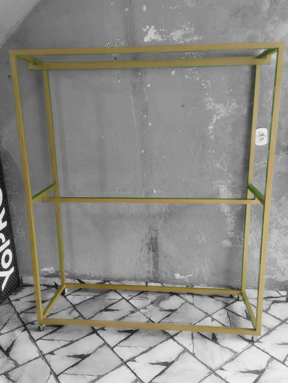 Arara cabideiro duplo industrial com rodinhas 