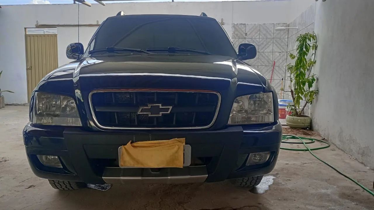 Vende-se S10 ano 2004/2005 valor R$; 58.000,00