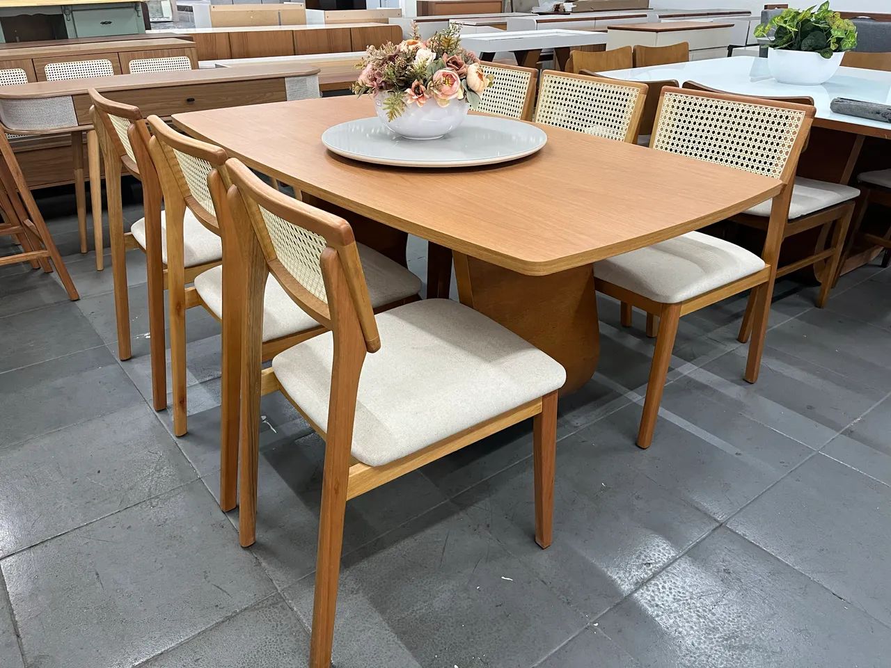 Conjunto completo mesa de jantar super resistente de madeira
