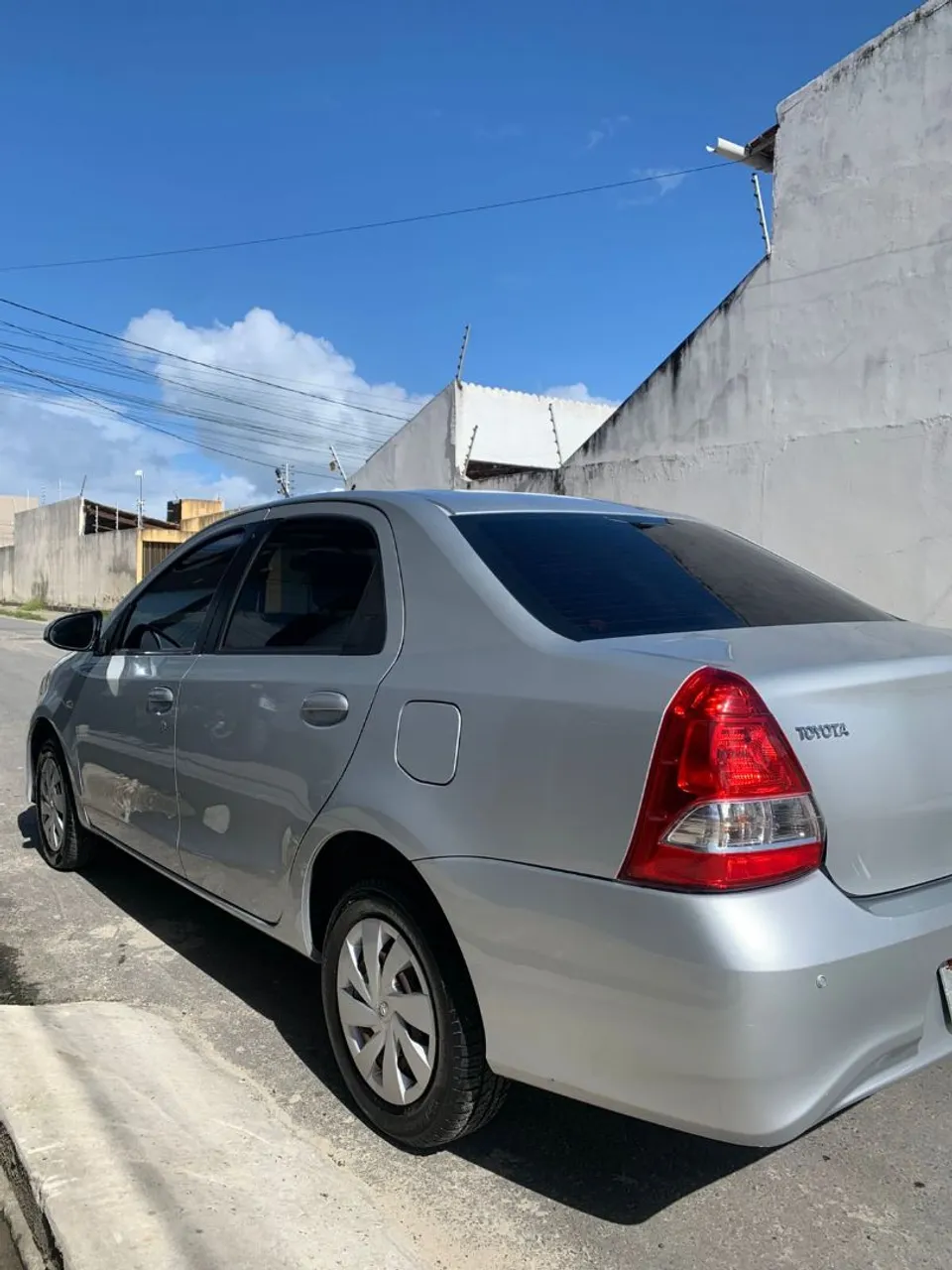 Etios Sedan automático