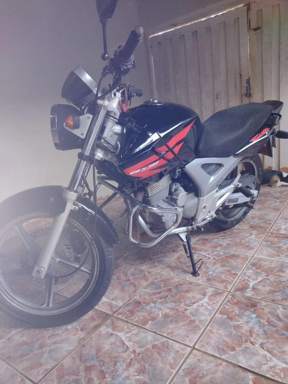R$9.000,00 Moto Honda Twister 2008