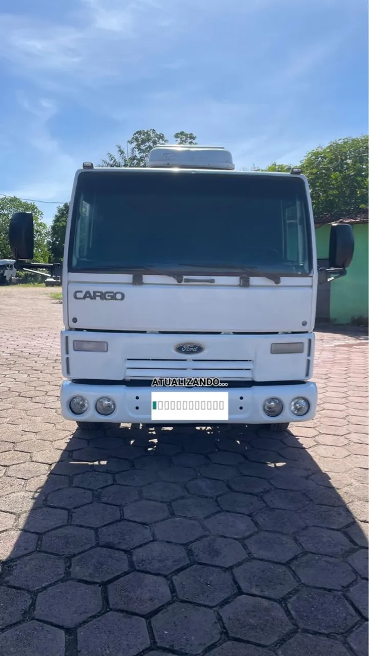 Ford Cargo 712- Caminhão Robusto e Confiável