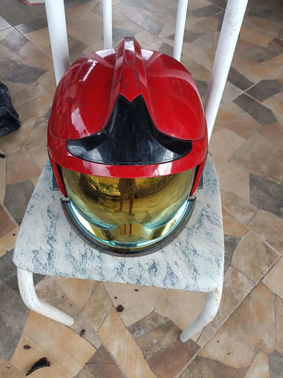 Capacete de combate a incêndio 
