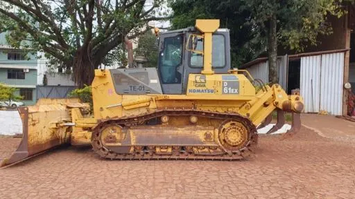 Trator de Esteira Komatsu D61EX