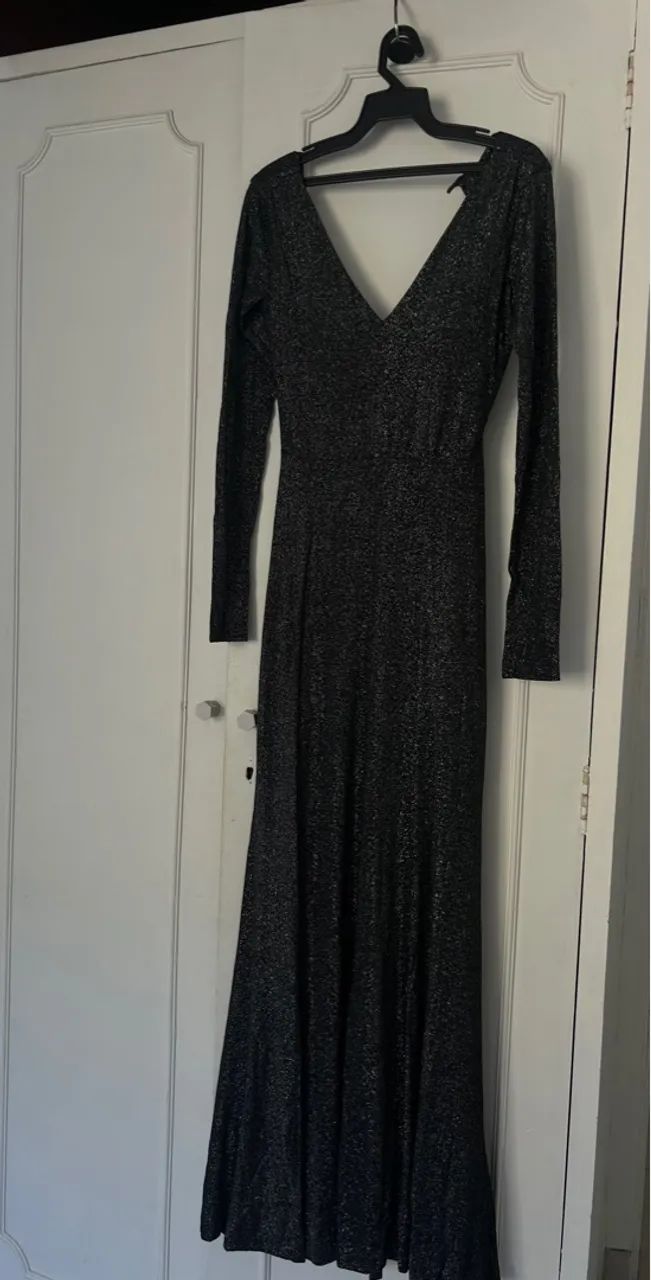 Vestido longo preto com brilho