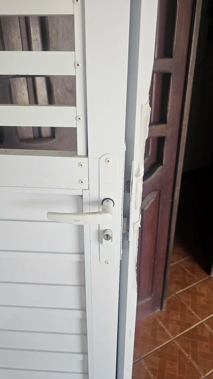 Por de alumínio com batente64584933799682123