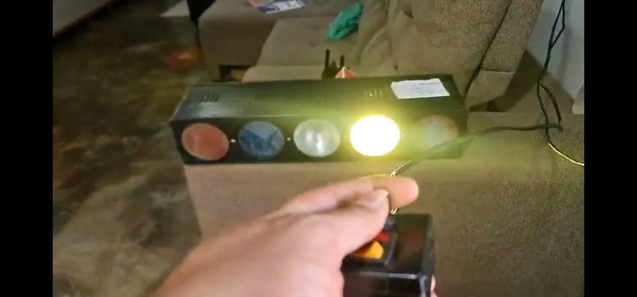 Projetor de Iluminação Colorida