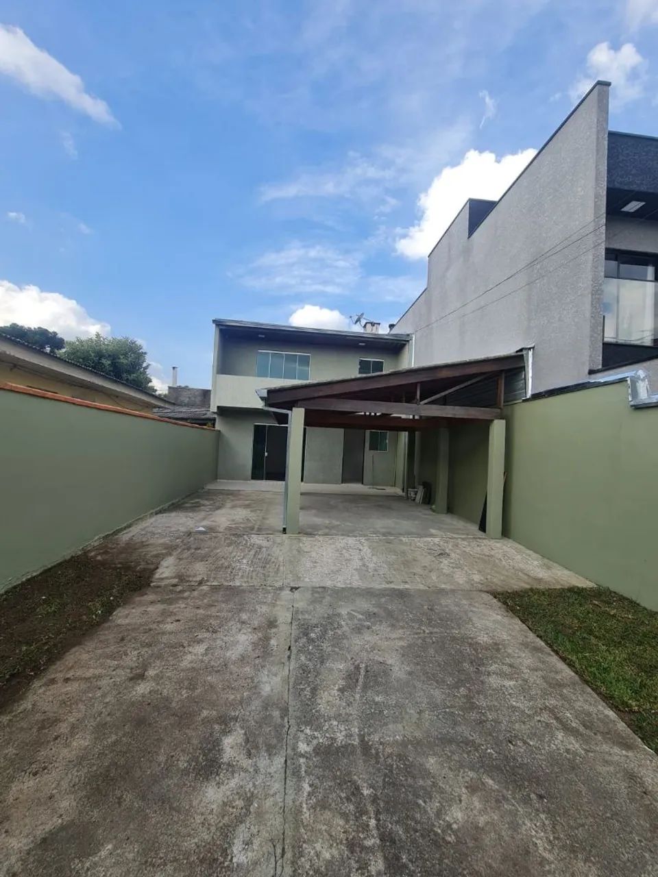 Sobrado 01 quarto para alugar no Uberaba