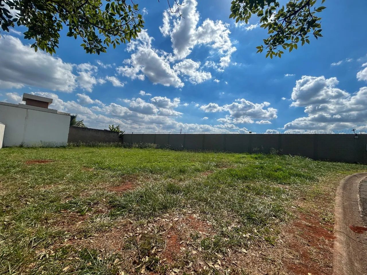 Terreno em Condomínio à Venda em Paulínia-SP, Bairro Jardim Fortaleza, 593,70 m² de Área - Foto 2