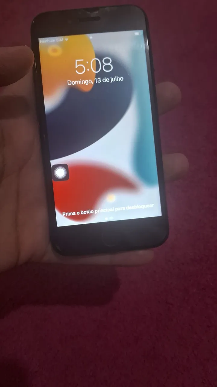 Iphone 7 normal pegando tudo ,porém com a bateria para trocar esta em 54%