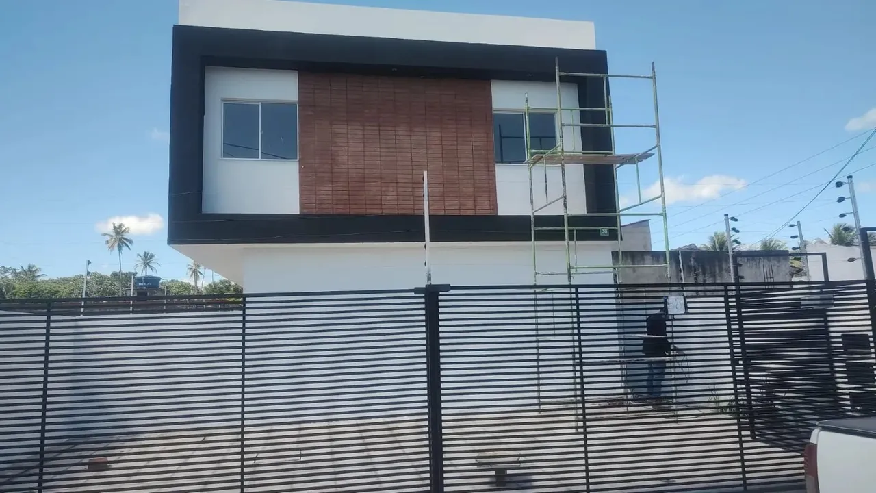 Oportunidade Imperdível: Casas de Primeiro Andar com Duas Suítes e Quintal a Preços Incrív