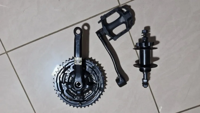 L250) Pedivela  e Cubo de Bicicleta, Várias Peças