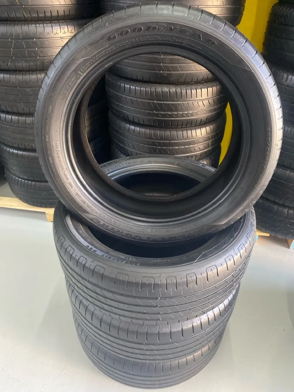 04 PNEUS 205/50/17 GOODYEAR TOURING USADOS