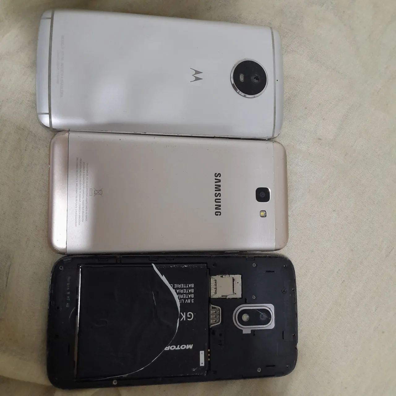 3 celulares carcaça pra retirada de peças ou concerto  - Foto 3