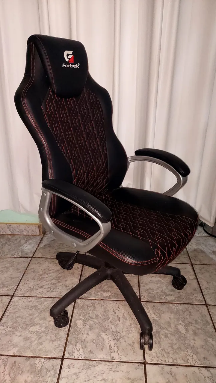 Cadeira Gamer Fortrek - Conforto e Estilo