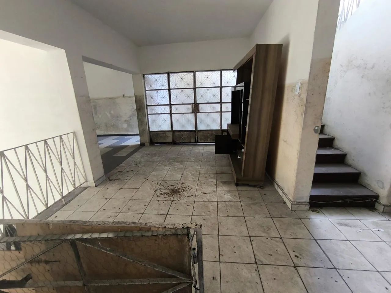 Casa no farol, de 1° andar, com 5/4, garagem, 3 salas, varanda e quintal. - Foto 4