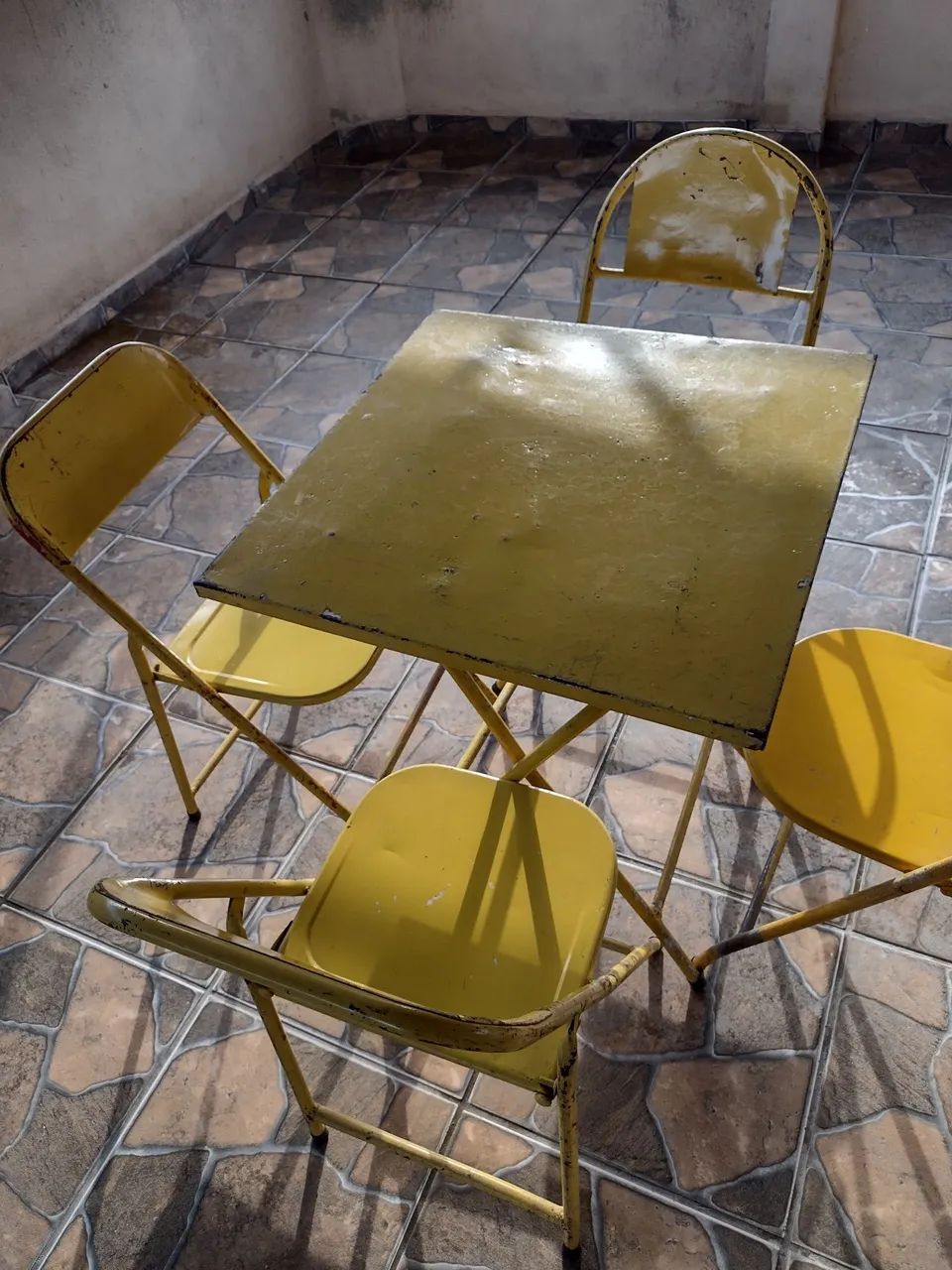 Conjunto de mesa com cadeiras - Foto 5