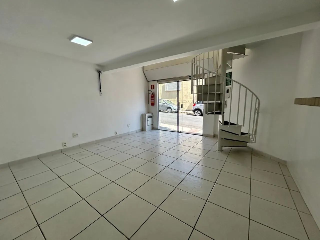 STUDIO/APTO/LOJA - BAIRRO PRADO - ESQUINA - NÍVEL DE RUA - Foto 5