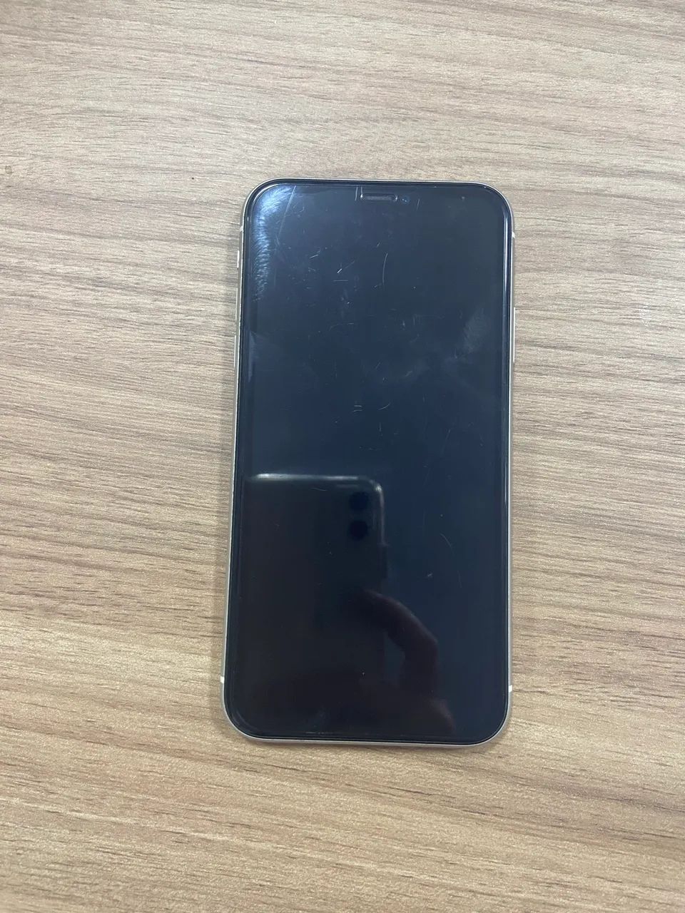 IPHONE 11 bom estado , mancha na tela  - Foto 5
