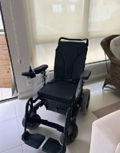 Cadeira de Rodas Motorizada Ottobock B400 Usada Impecável  - Foto 4